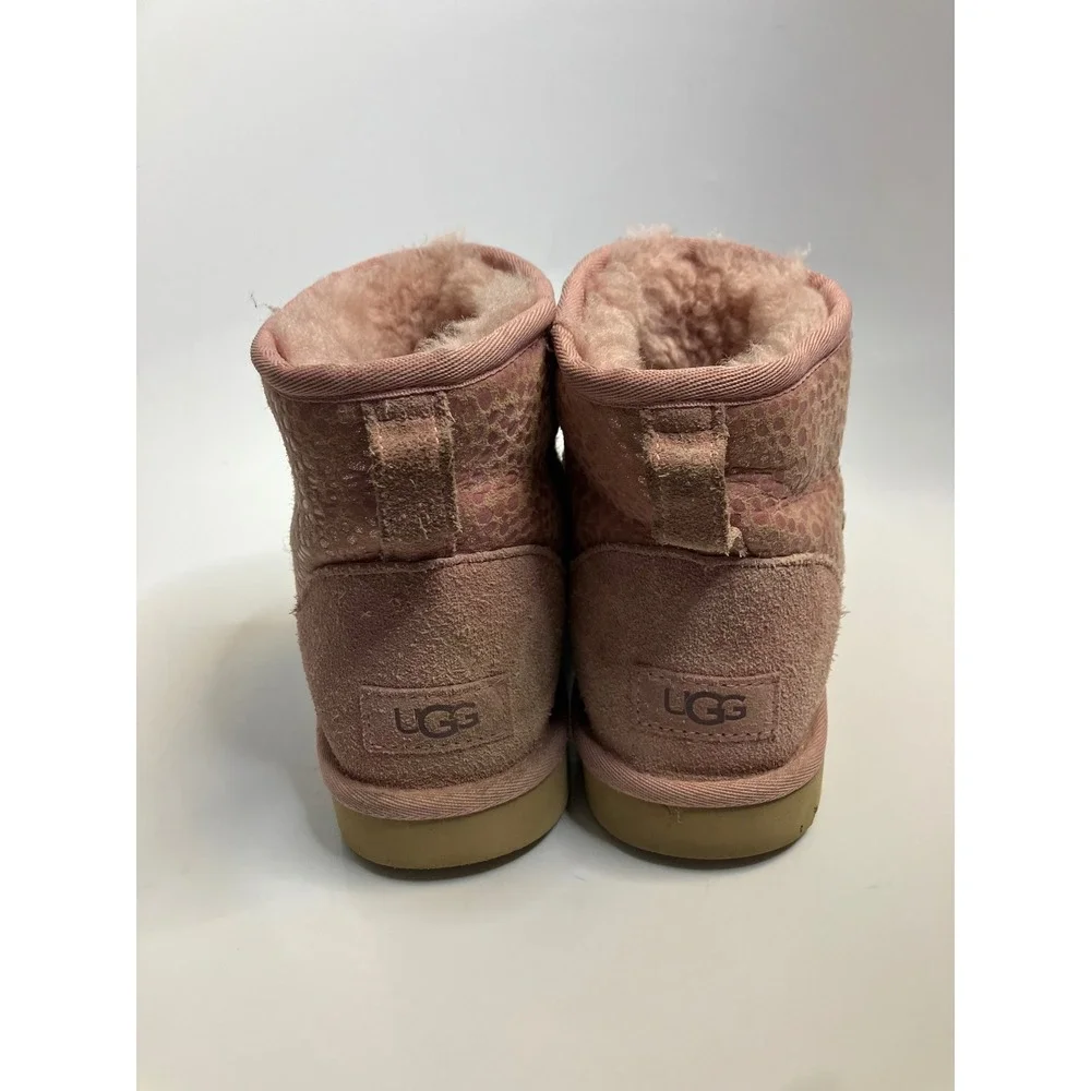 UGG classic mini